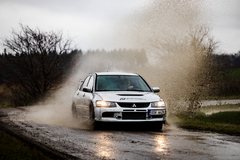 Jízda v závodním Mitsubishi Lancer EVO IX