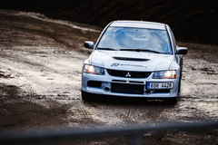 Jízda v závodním Mitsubishi Lancer EVO IX