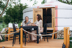 Glamping Boho jurta v Kostici u Břeclavi - terasa