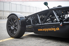 Jízda v Ariel Atom 4 na velkém závodním Masarykově okruhu v Brně