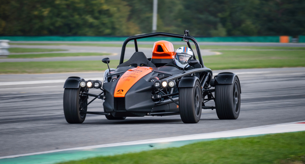 Jízda v Ariel Atom 4 na velkém závodním Masarykově okruhu v Brně