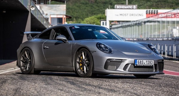 Jízda v Porsche 911 GT3 na okruhu Autodromu Sosnová